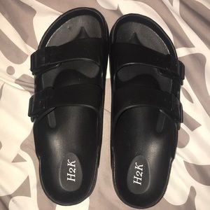 H2K sandals